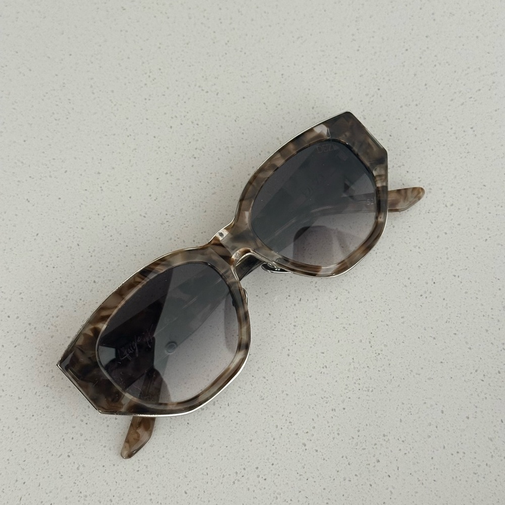 Dezi Charge It Sunglasses